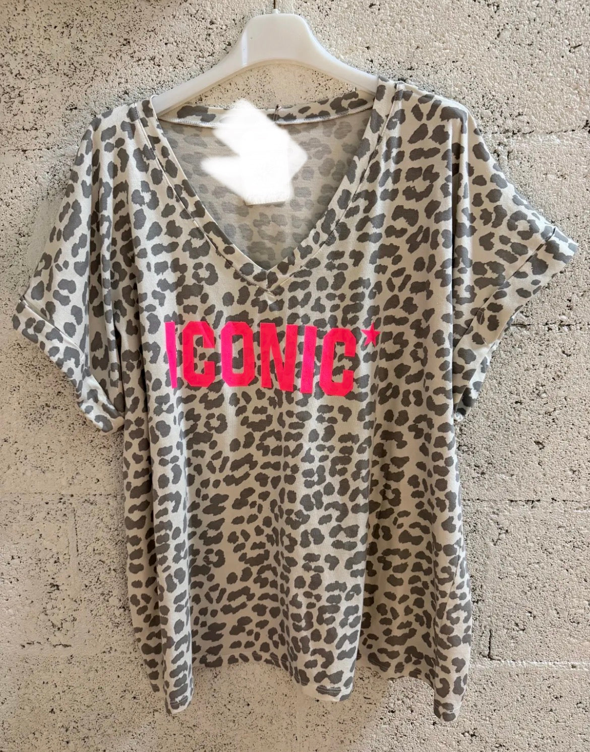 Neon Leopard print ICONIC t-shirt
