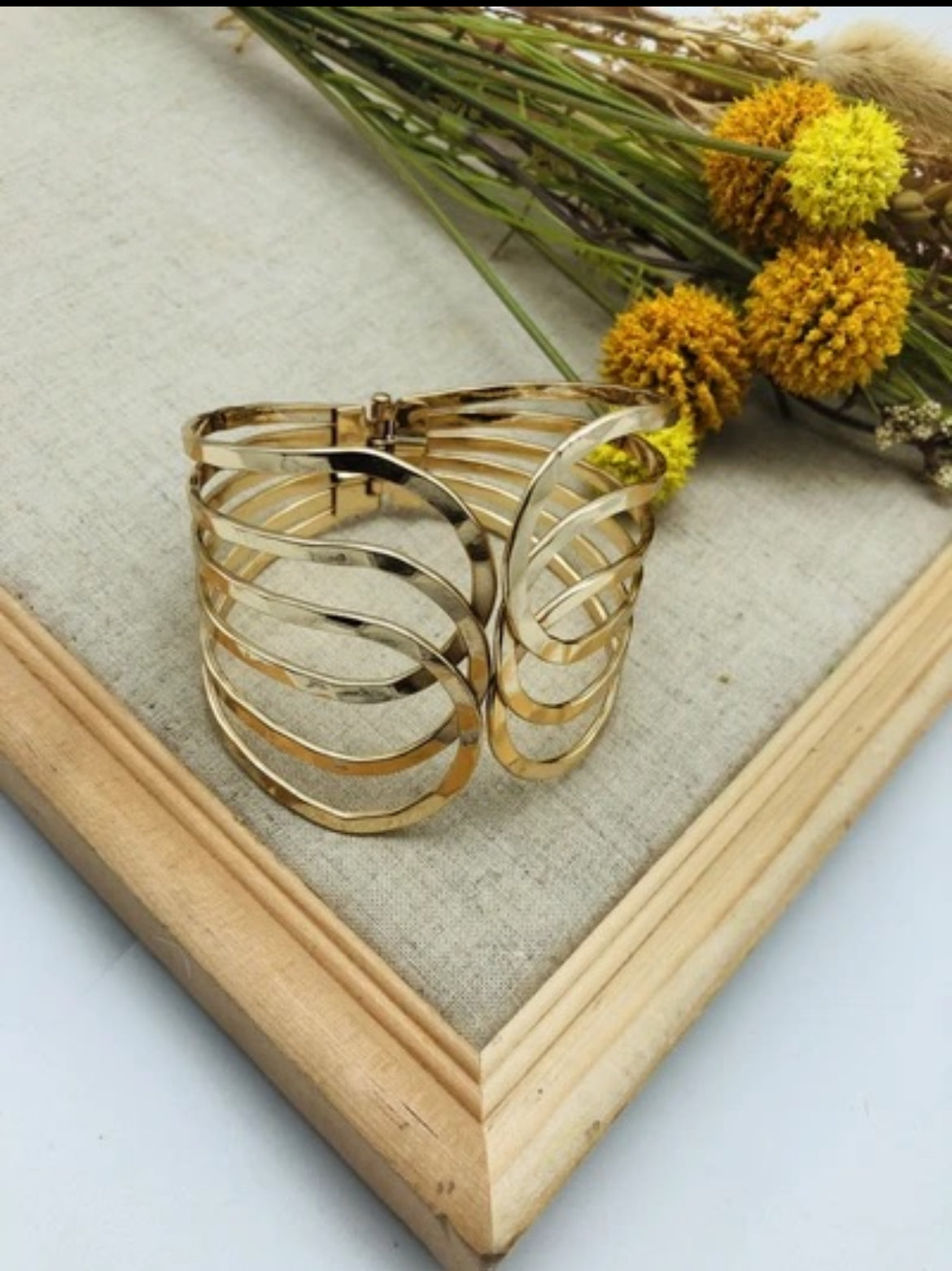 Gold cuff bracelet 💫✨✨